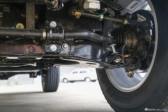 2016款北京BJ40L 2.0T手动四驱尊贵版