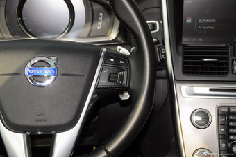 2016款沃尔沃XC60 2.5T自动 T6 AWD智越版