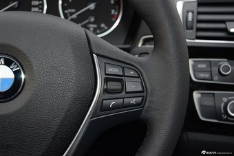 2016款宝马1系118i 1.5T自动都市设计套装