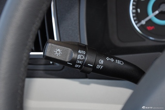 2015款吉利远景1.3T手动尊贵型