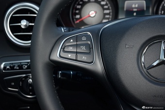 2016款奔驰GLC300 2.0T自动4MATIC豪华型