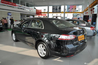 2012款奔腾B90 2.0L手动豪华型