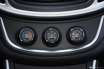 2016款宝骏560 1.8L手动舒适型