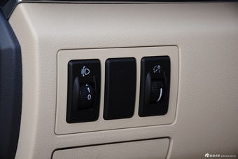 2015款绅宝D20自动两厢1.5L自动乐天版