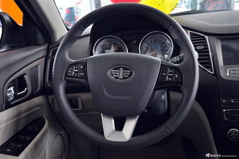 2013款奔腾B50 1.8L自动尊贵型