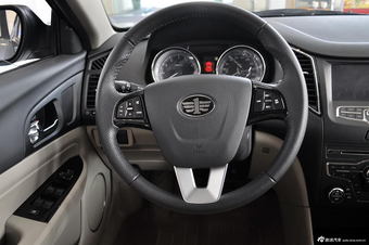 2013款奔腾B50 1.6L手动尊贵型