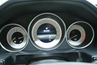 2014款奔驰E 300L运动轿车