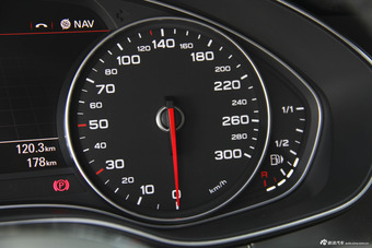 2016款奥迪A7 3.0T自动50TFSI quattro舒适型