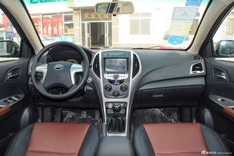 2015款比亚迪全新F3节能版1.5L手动尊贵型图片