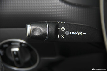 2015款奔驰A180 1.6T自动