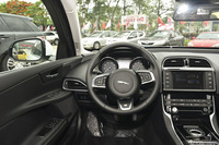 2015款捷豹XE R-SPORT 2.0T自动i4 Ti (200PS)