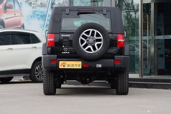 2016款北京BJ40L 2.3T自动四驱尊享版