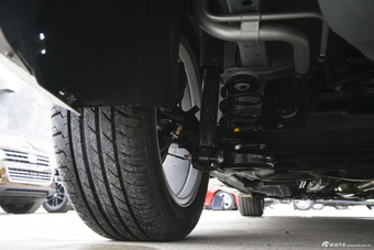 2015款众泰Z500 1.5T自动尊贵型