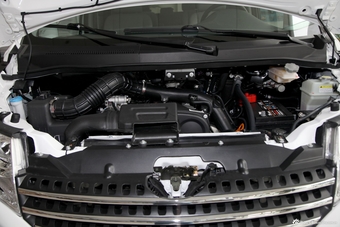 2013款瑞风M5 2.0T自动商务版