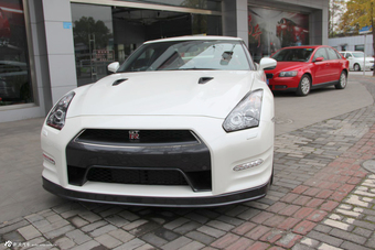 2014款日产GT-R