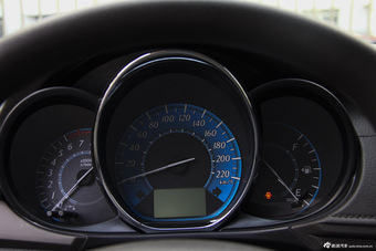 2015款YARiS L致炫1.5L自动魅动版