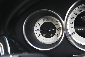 2015款奔驰CLS260 2.0T自动