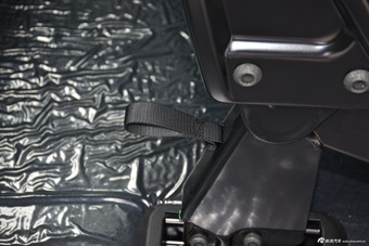 2016款凯路威2.0T自动四驱舒适版9座