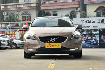 2016款沃尔沃V40 2.0T自动 T4 智雅版