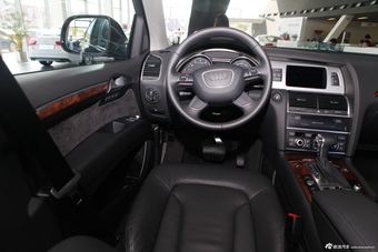 2014款奥迪Q7 35 TFSI进取型