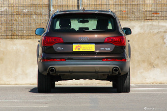 2014款奥迪Q7 35TFSI越野型