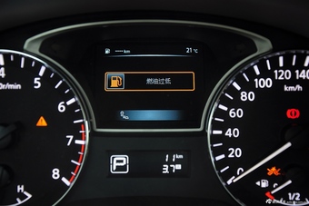 2015款天籁2.5L XL Upper欧冠科技版