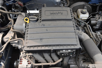 2013款朗逸改款1.6L自动豪华版