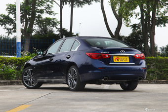 2015款英菲尼迪Q50L 2.0T自动豪华运动版