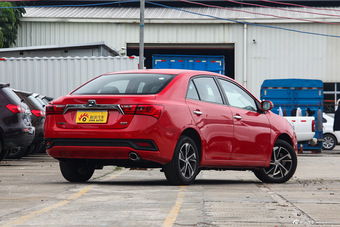 2014款众泰Z300 1.5L手动新视界豪华型