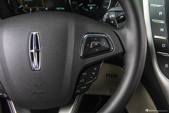 2016款林肯MKC 2.0T自动四驱尊耀版