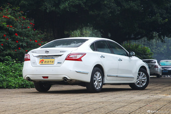 2015款天籁2.5L自动XL-NAVI Tech欧冠智享版