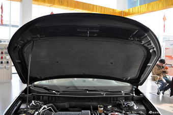 2012款奔腾B90 2.0L手动豪华型