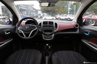 2015款奔奔1.4L手动豪华型国5