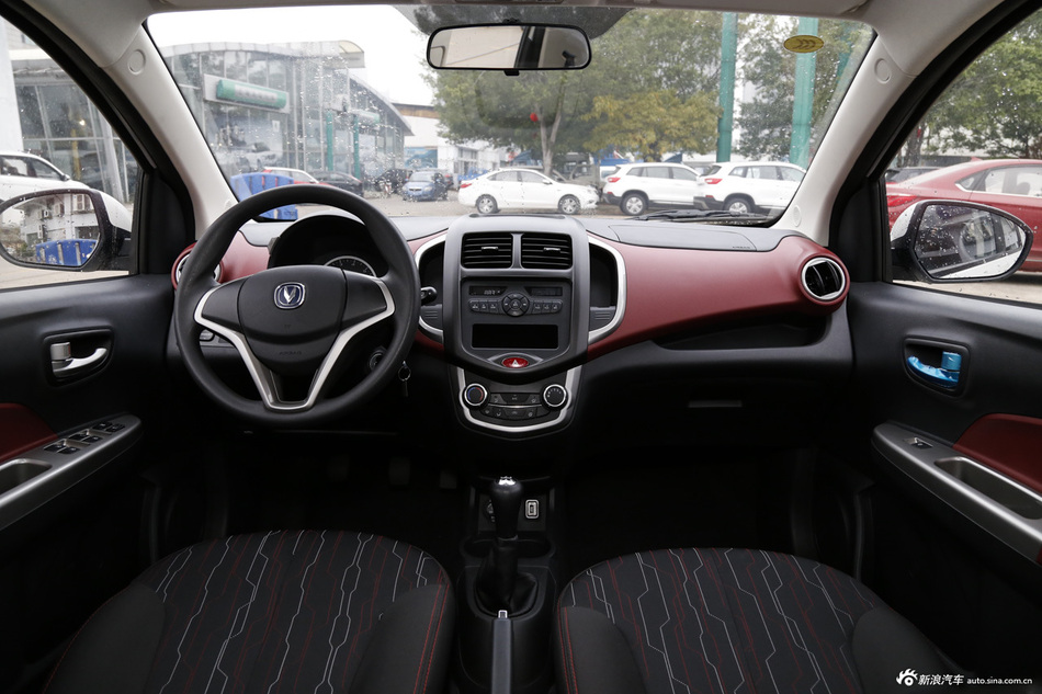 2015款奔奔1.4L手动豪华型国5