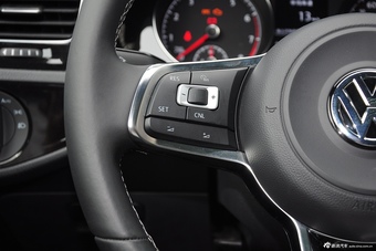 2015款高尔夫1.4TSI手动R-Line