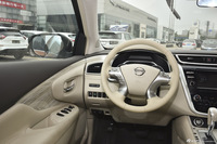 2015款楼兰 2.5L自动XL两驱智尚版