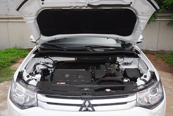 2014款欧蓝德 2.4L四驱豪华超值版5座图片