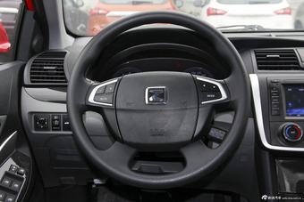 2014款众泰Z300 1.5L手动新视界豪华型