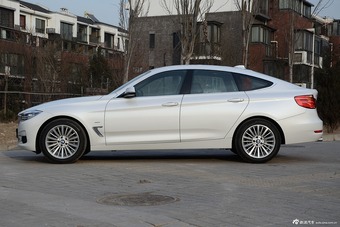 2016款宝马3系GT 328i 2.0T自动设计套装型