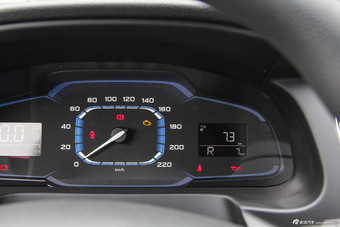 2015款荣威360 1.5L自动豪华版