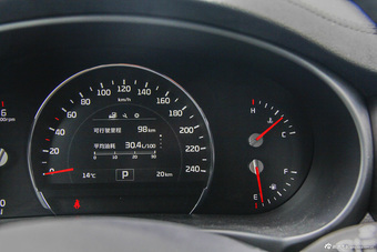 2015款索兰托L  2.2T自动柴油四驱精英版 7座