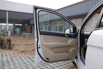 2015款绅宝D20三厢1.3L手动乐活版