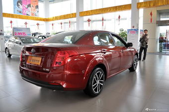 2013款奔腾B50 1.6L手动舒适型