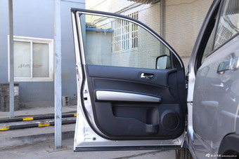 2015款东风风度MX6 2.0L CVT四驱UPR