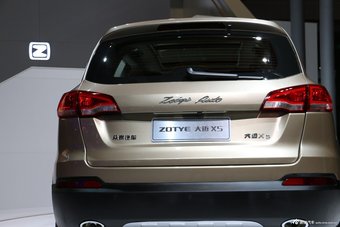 2015上海车展：众泰大迈X5