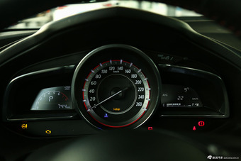 2016款马自达3昂克赛拉1.5L自动三厢尊贵型