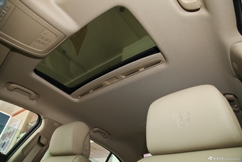 2012款荣威950 2.4L LUX豪华版