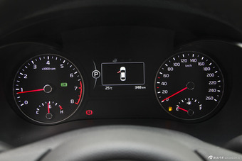 2016款起亚K5 2.0L自动LUXURY