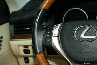 2013款雷克萨斯ES 250自动豪华型