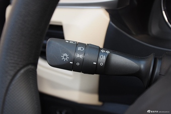 2015款雷凌1.6E CVT新锐版